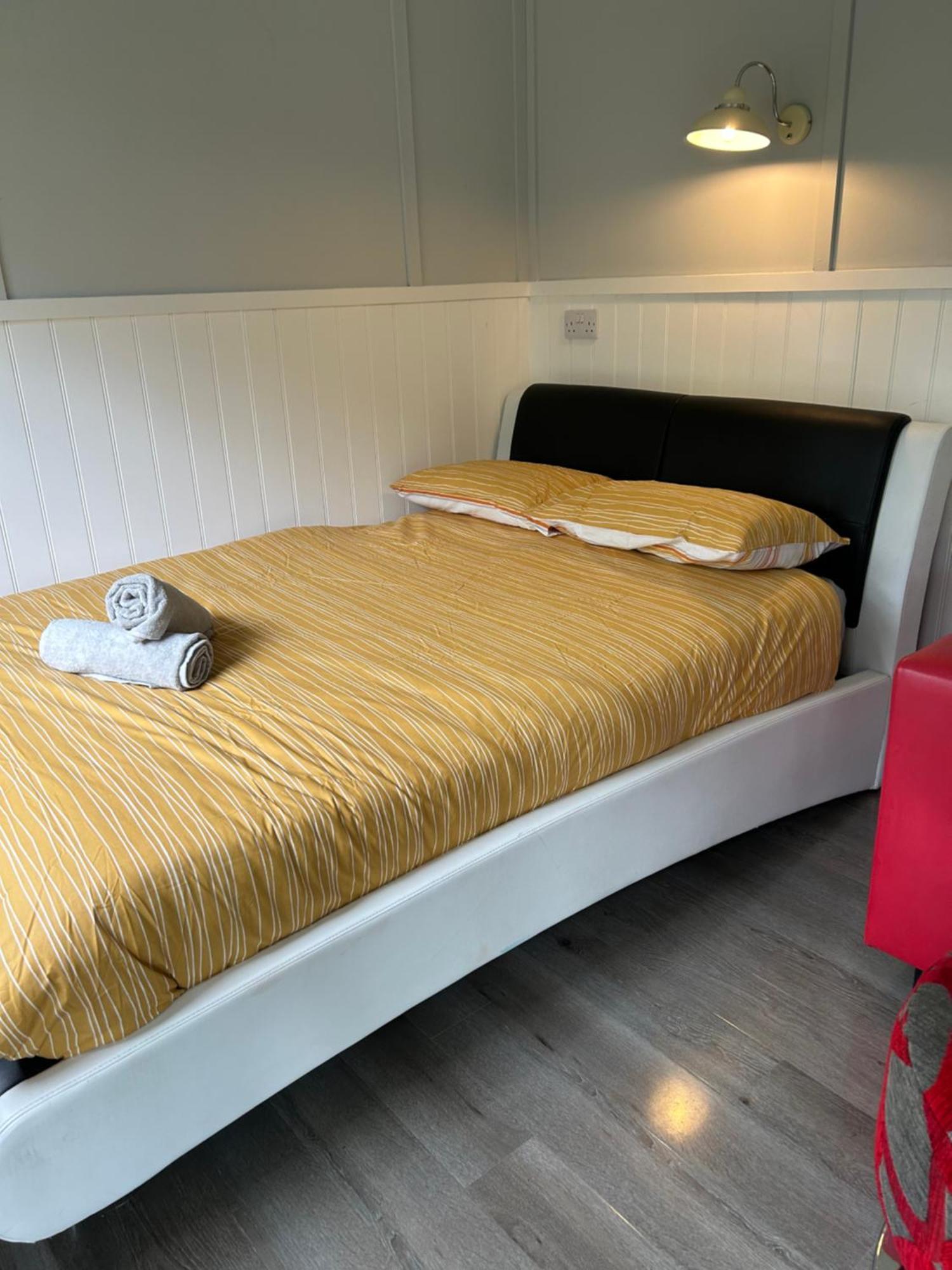 1Lochness Glam Lodges Inverness Luaran gambar