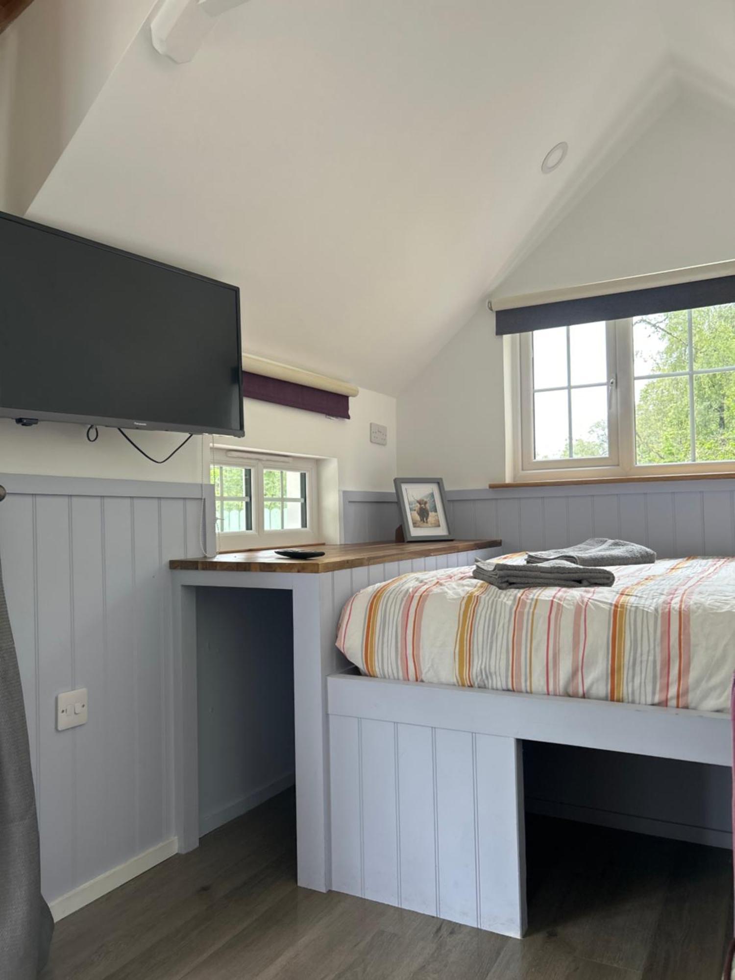 1Lochness Glam Lodges Inverness Luaran gambar