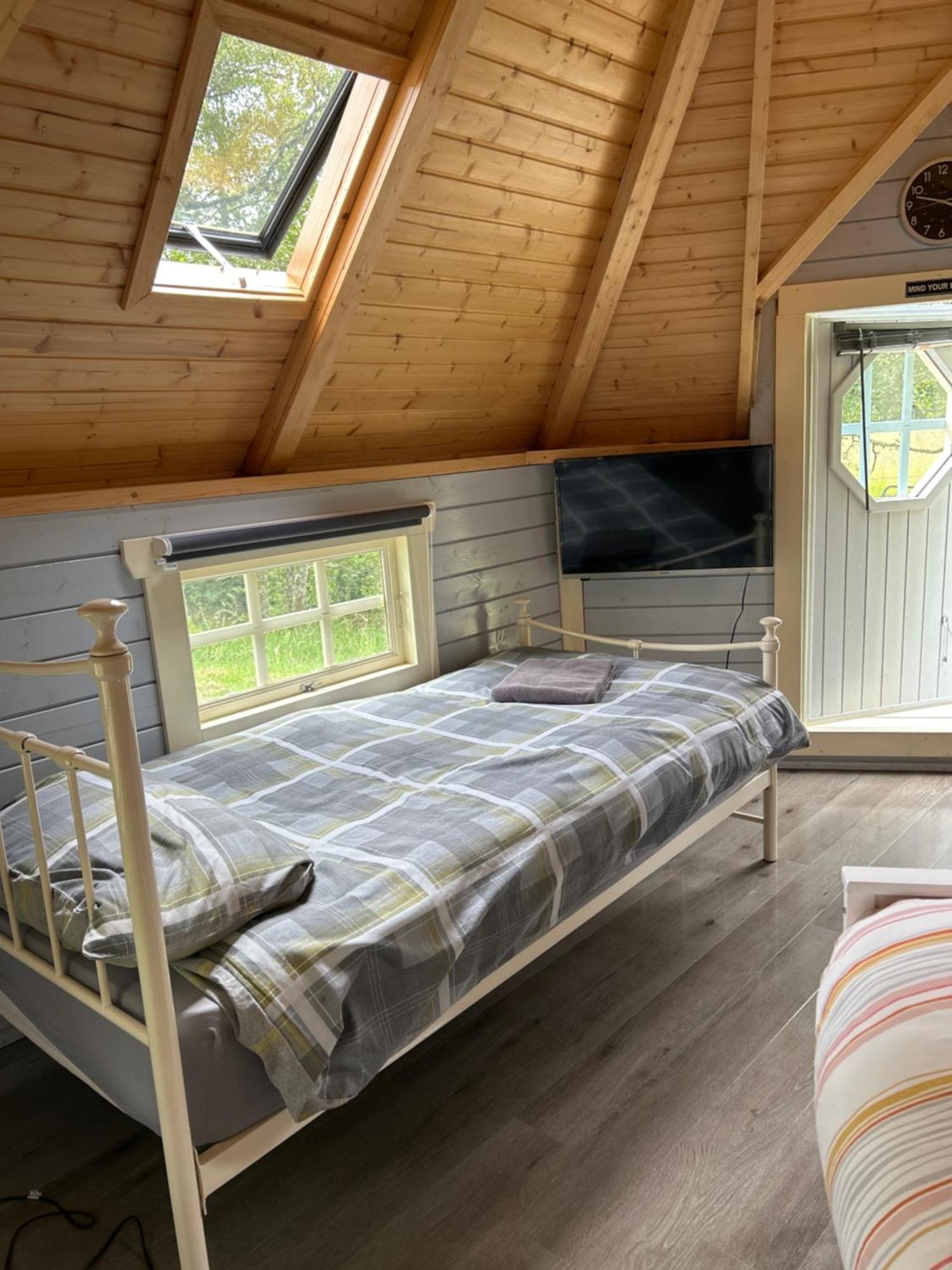 1Lochness Glam Lodges Inverness Luaran gambar