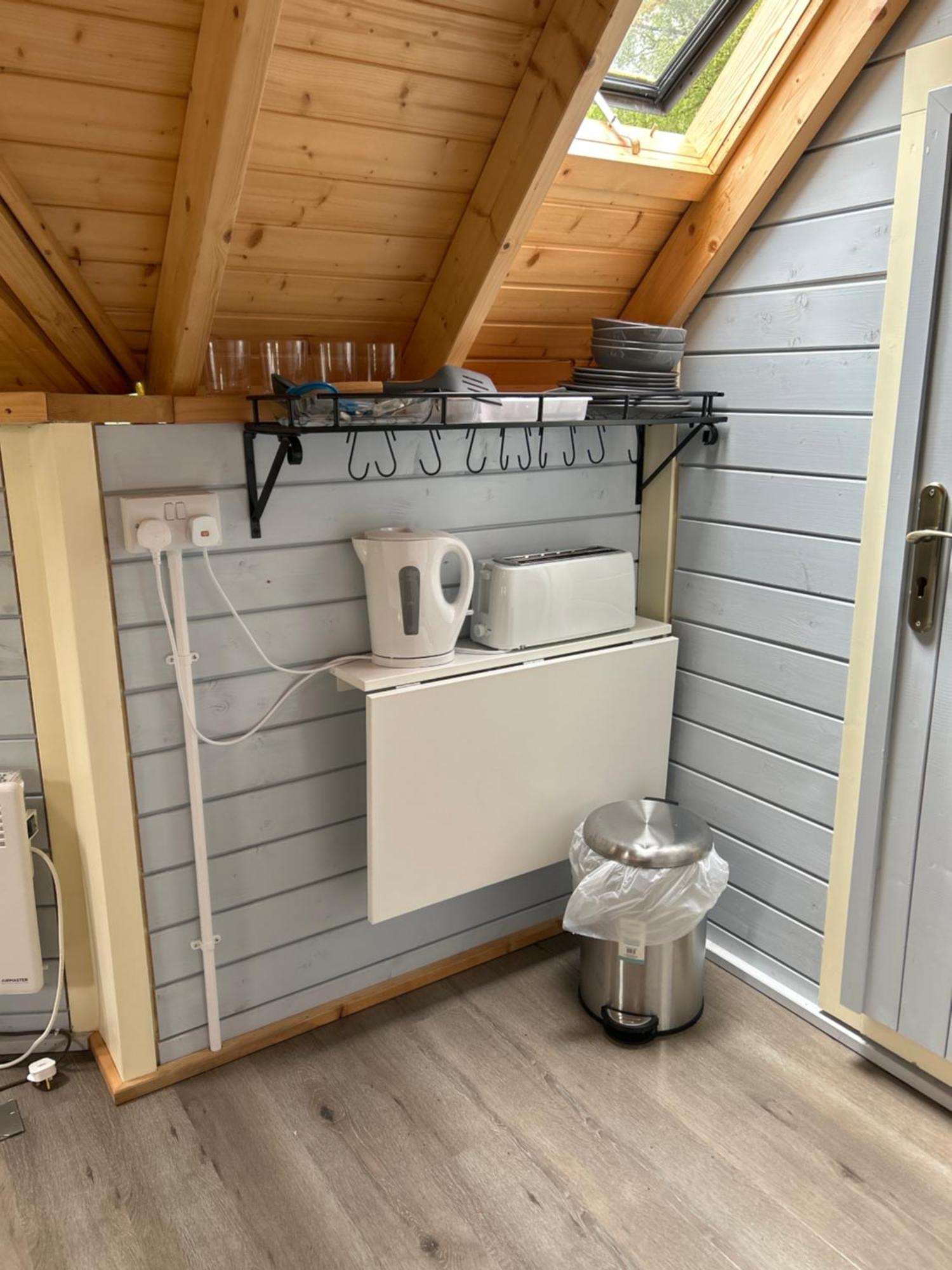 1Lochness Glam Lodges Inverness Luaran gambar