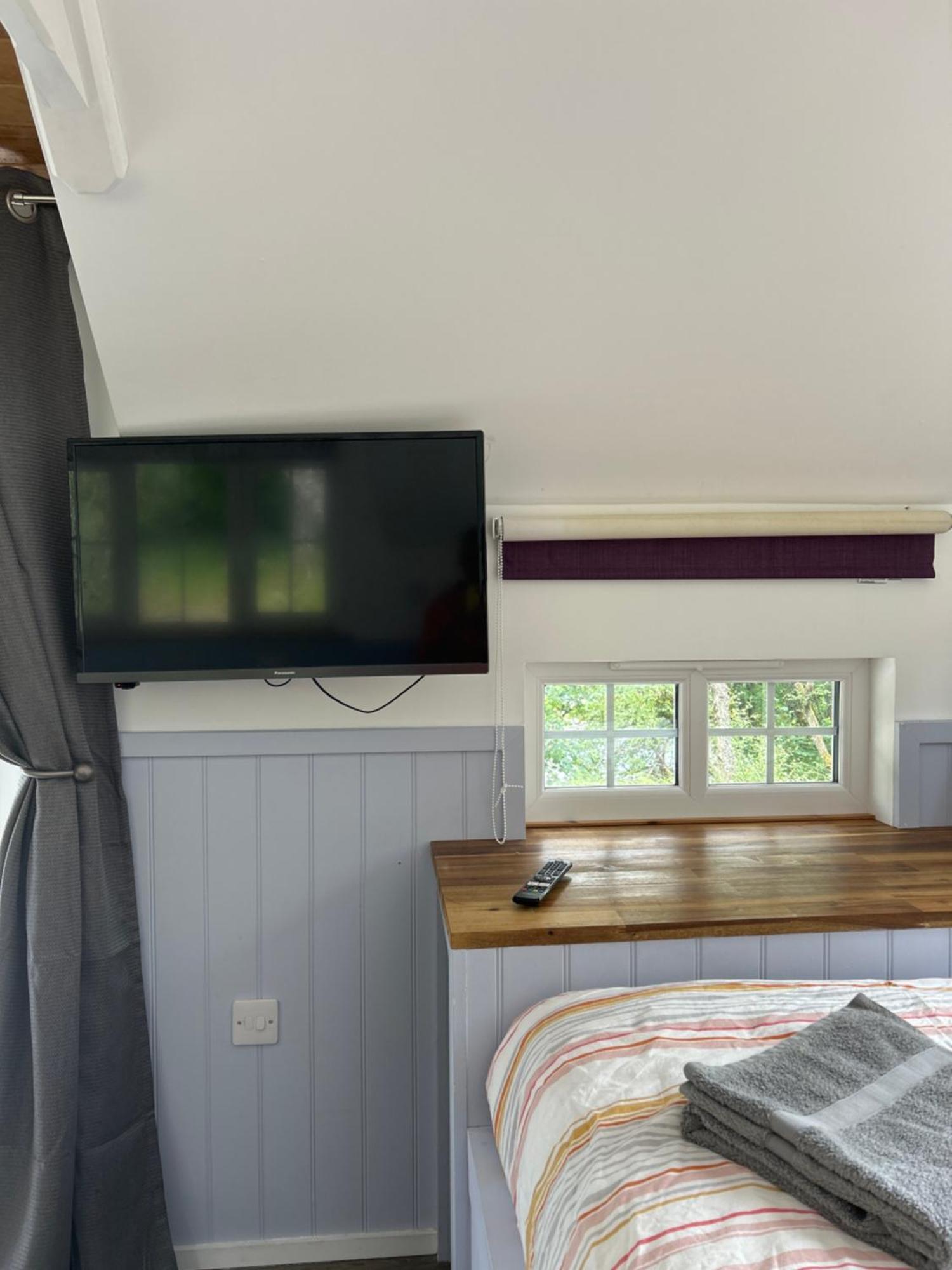 1Lochness Glam Lodges Inverness Luaran gambar